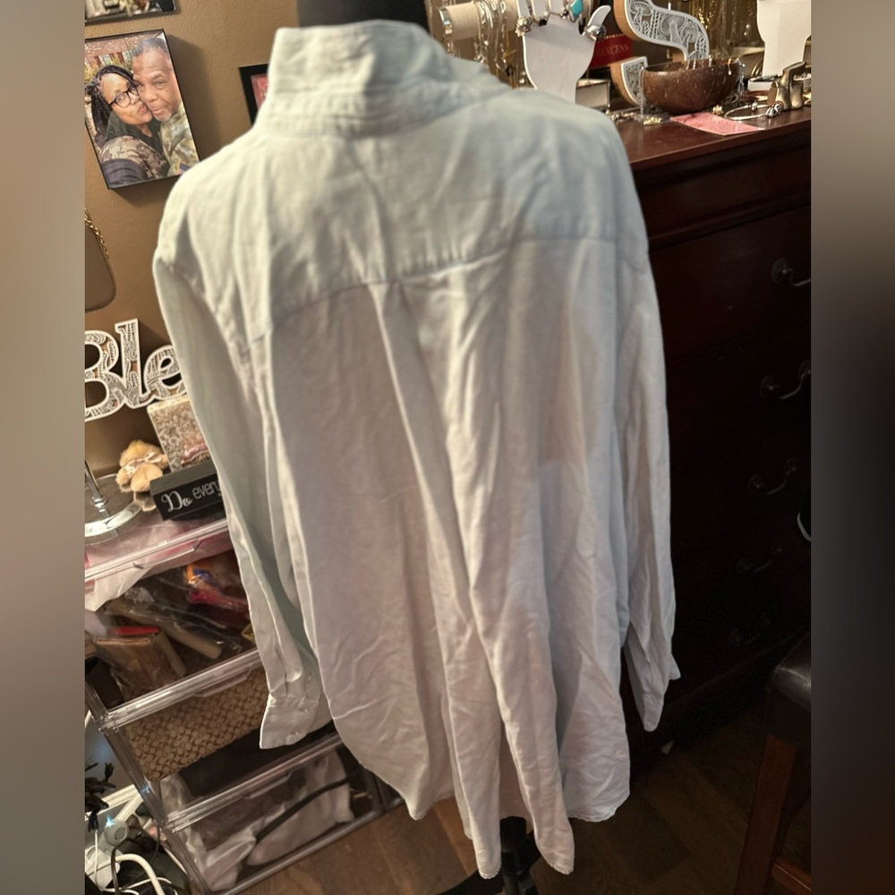 NWOT light blue Oxford, button-down, long sleeve tea - Picture 4 of 9